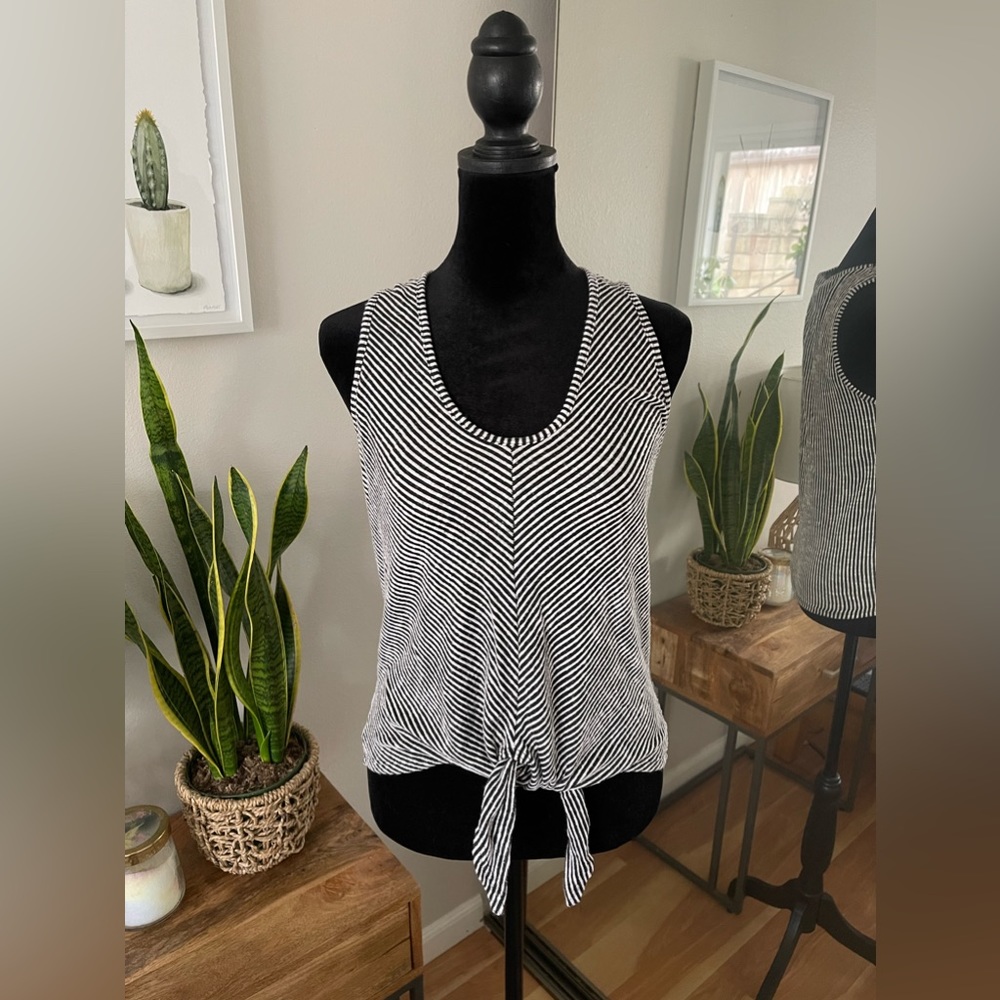 Black & White Summery Top With Front Tie